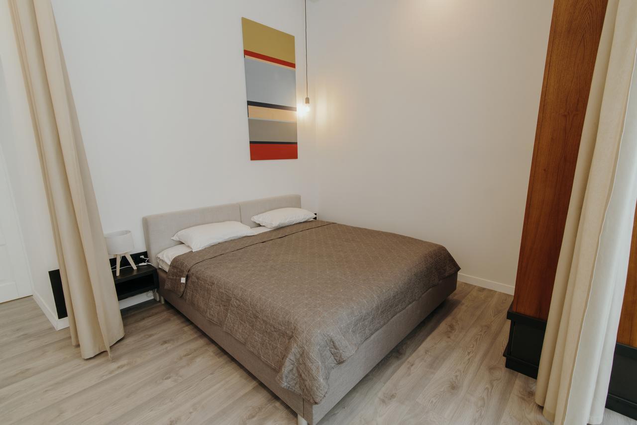 Apartment On Lesi Ukrainky リヴィウ エクステリア 写真