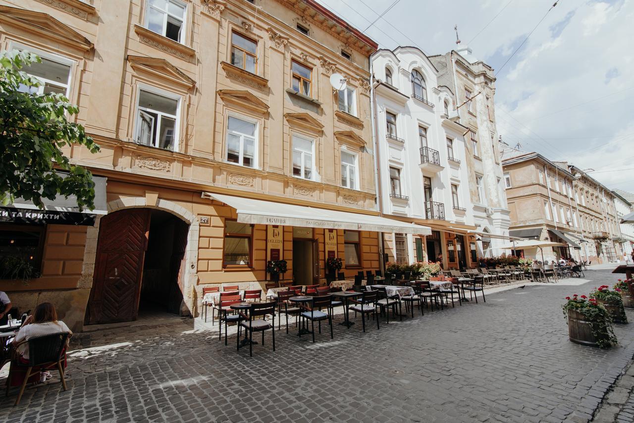 Apartment On Lesi Ukrainky リヴィウ エクステリア 写真