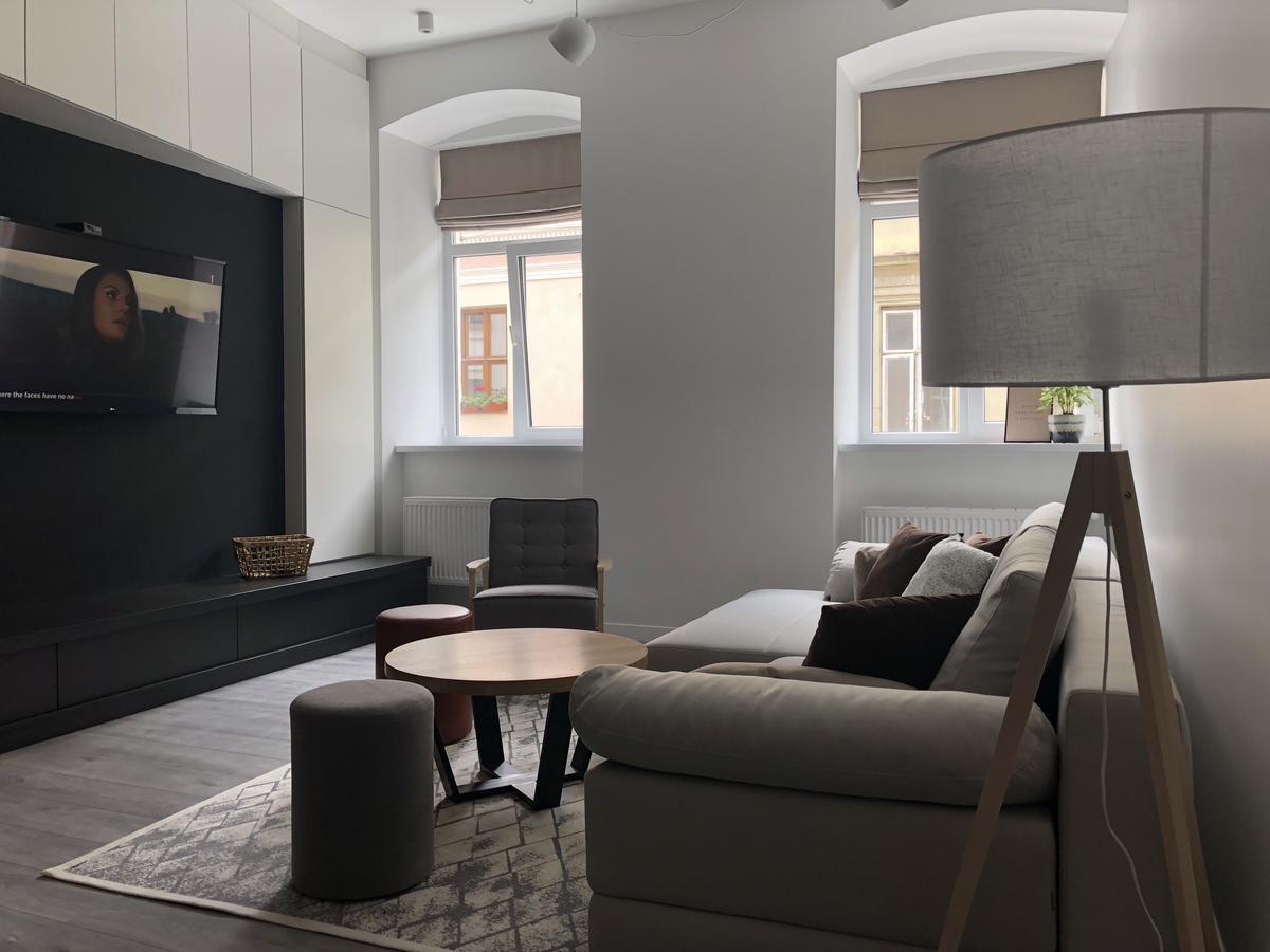 Apartment On Lesi Ukrainky リヴィウ エクステリア 写真